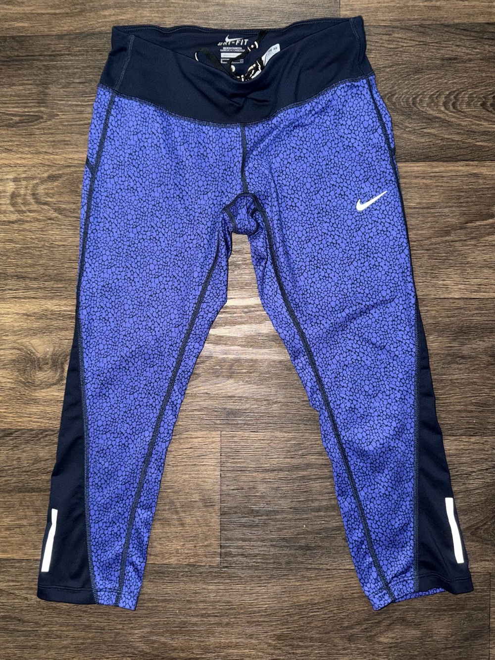 Nike Dri-FIT Athletic Blue Purple Patterned 21”  Capri Leggings Size Small